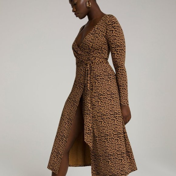 GOOD AMERICAN Day Night Wrap Midi Dress in Leopard Print Size Small - Picture 6 of 16